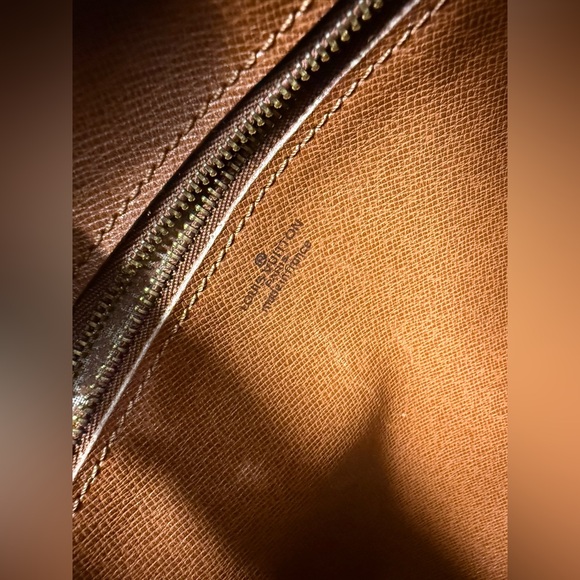 LOUIS VUITTON-MI883 Jeunefille Monogram Canvas Crossbody Bag - Picture 12 of 16